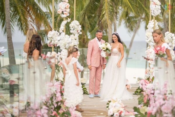 Andrea & Matt at Seaside Finolhu — frame 1